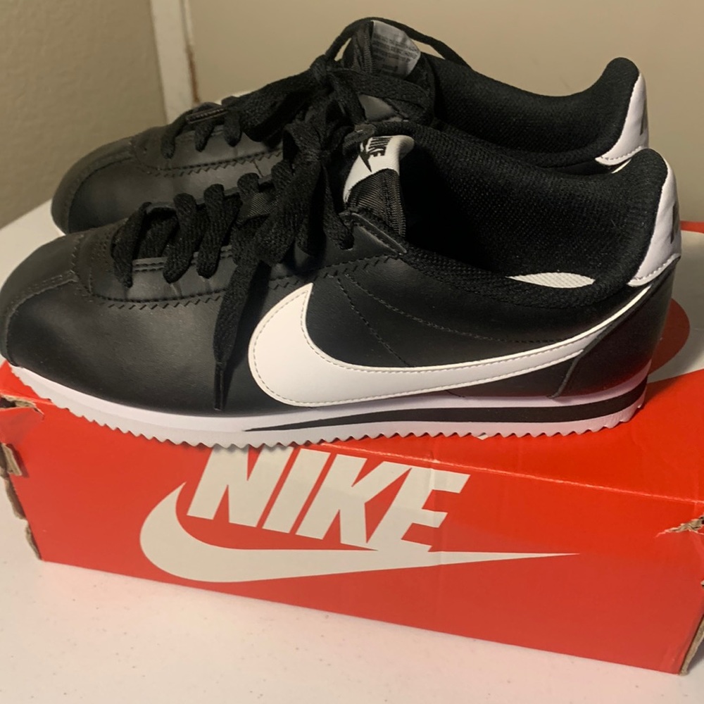 Women’s classic Cortez leather